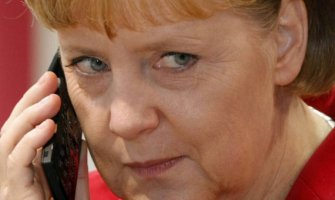 Merkel: Još bez osnove za pregovore o novom paketu za Grčku