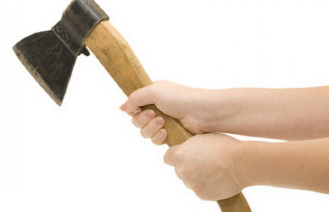 Užas u Šapcu: Žena ubila muža sjekirom