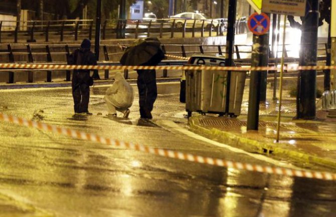 Pucano na izraelsku ambasadu u Atini