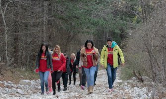 Mladi DPS-a organizovali pješačku turu na Orjen 