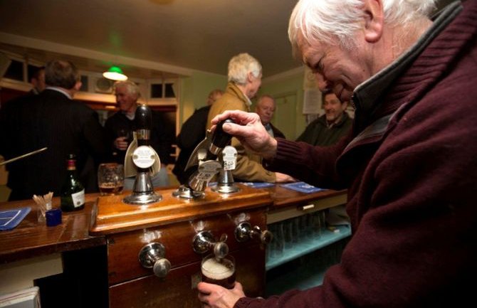 Oko 6.000 pabova zatvoreno zbog poreza i zabrane pušenja