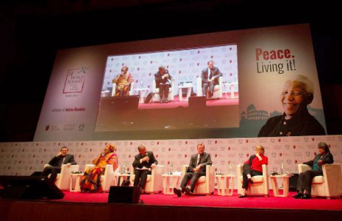 Nobelovci strajhuju od 