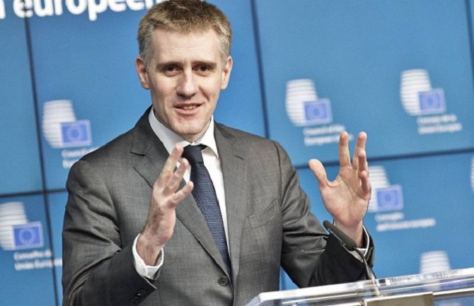 Lukšić: Ne može se sjedjeti na dvije stolice