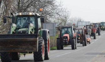 Brisel: Poljoprivrednici traktorima blokirali ulice