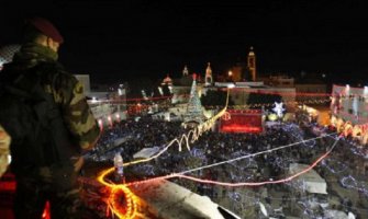 Demonstranti protestovali u odijelu Djeda Mraza