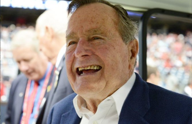 Buš stariji u bolnici 