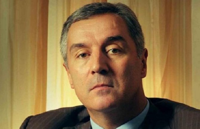 Đukanović: Božić je praznik koji vjekovima donosi svjetlost vjere, nade i ljubavi