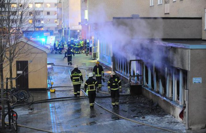 Stotine Šveđana izašlo na ulice osuđujući napad na džamije 