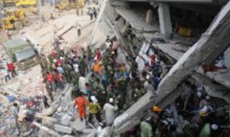 Pet radnika poginulo u urušavanju skele u fabrici