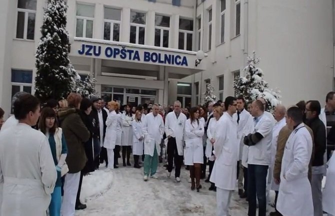 Opšte hajka na ljekare stvara nepovjerenje u zdravstvo