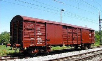 Prijedor: Maloljetnik nastradao od strujnog udara prilikom penjanja na vagon