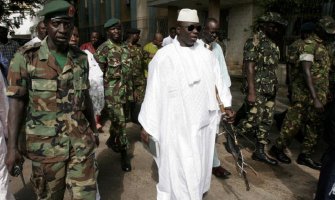 Neuspeli vojni puč u Gambiji