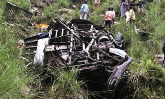 Najmanje 13 učenika poginulo u udesu 