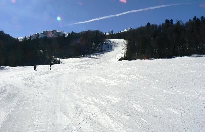 Preminuo mladić od posljedica pada na skijališu