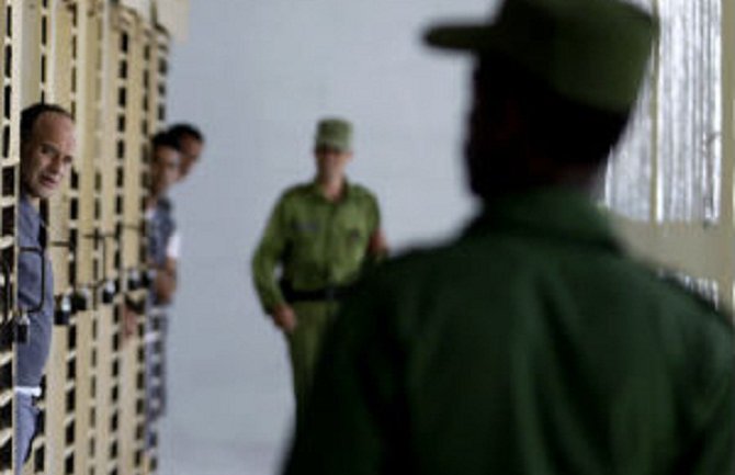  Kuba oslobodila trojicu političkih zatvorenika