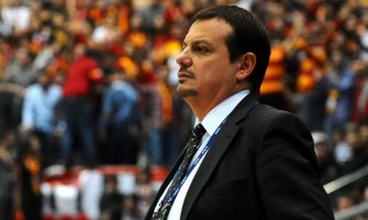 Treneru Galatasaraja omogućen dolazak u Srbiju 