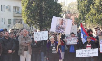 PG: Oko 300 demonstranata skandiralo 