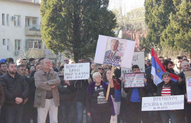 PG: Oko 300 demonstranata skandiralo 