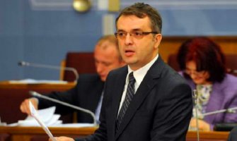 Ne mogu nam svaki dan nuditi NATO ili Tačija umjesto posla