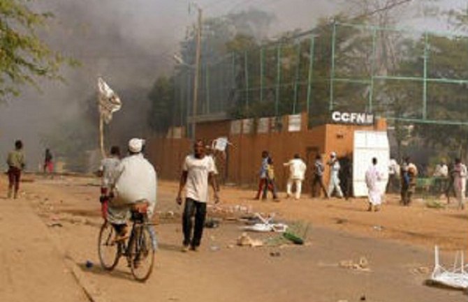 Zapaljene crkve na protestima u Nigeru