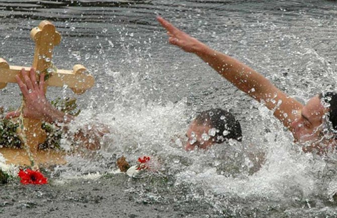 Danas se pliva za Časni krst