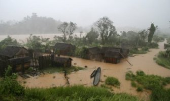 Poginulo 14, bez kuća ostalo 84.000 ljudi