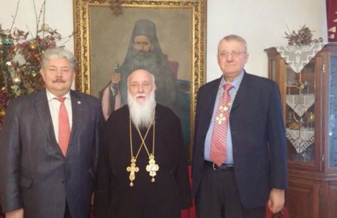 Šešelj odlikovan ordenom Belog Anđela