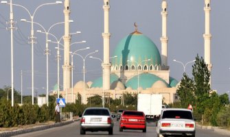 Turkmenistan zabranio uvoz crnih automobila