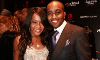 Ćerka Vitni Hjuston u komi