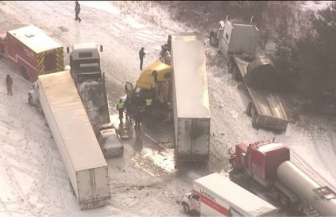 Lančani sudar više od 60 vozila, 20 osoba povrijeđeno 