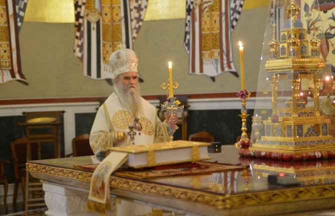 Gonitelji crkve brukaju sebe i Crnu Goru