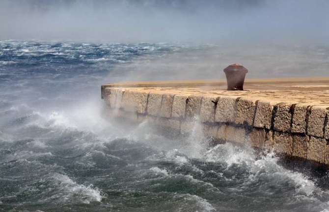 Olujni vjetar pogodio Boku