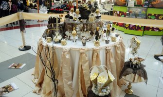  Manifestacija Čokolada i vino privukla ljubitelje pralina i torti