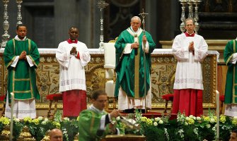 Papa novim kardinalima: Ne bi smjeli pasivno gledati patnje u svijetu