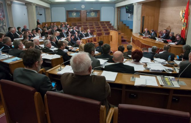 GP: Abazović sačuvao građane od plaćanja gubitaka na računima za struju