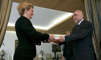 Mesić i Kolinda se posvađali zbog biste Josipa Broza Tita 