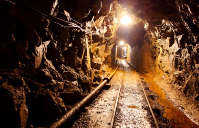 Johanezburg: Pod zemljom zarobljeno 500 rudara