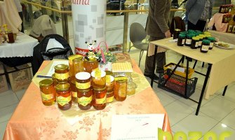 Ko voli slatko, neka ode na Bazar meda