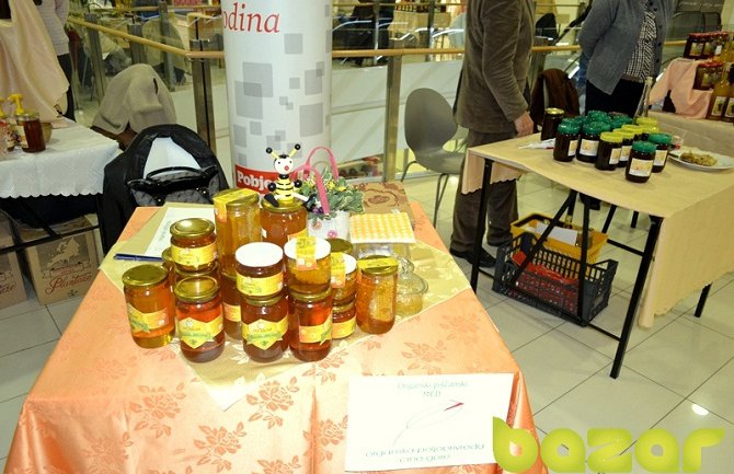 Ko voli slatko, neka ode na Bazar meda