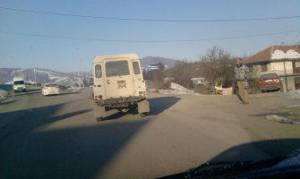 Granična policija ne poštuje zakonske propise, vozi neregistrovano službeno vozilo