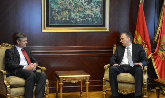 Ojačati ekonomsku saradnju sa Švajcarskom