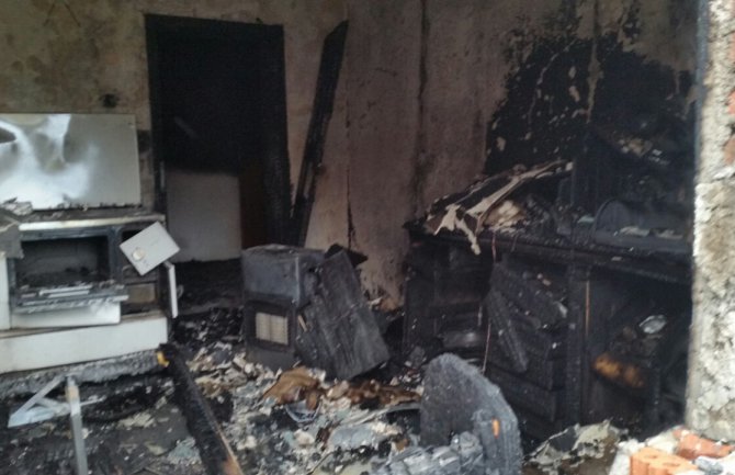 Požar u kući Asima Zejnilovića, pričinjena veća materijalna šteta