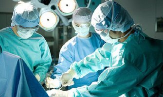 Trudnici u Urgentnom istovremeno obavljena operacija glave i carski rez
