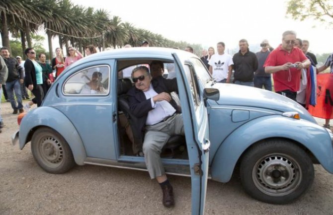 Odlazi najsiromašniji predsjednik