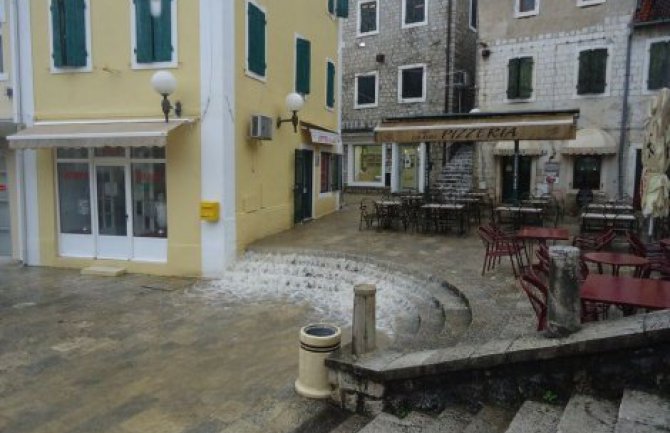 Herceg Novi: Od ranog jutra sve javne službe na terenu