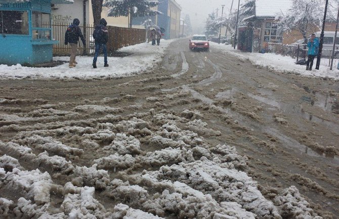 Plav, Gusinje i Andrijevica opet bez struje;Sjutra na jugu moguća kiša, na sjeveru sniježne mećave