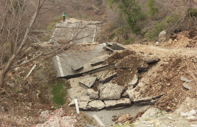 Za deset dana  uspostavljanje saobraćaja Cetinje-Budva
