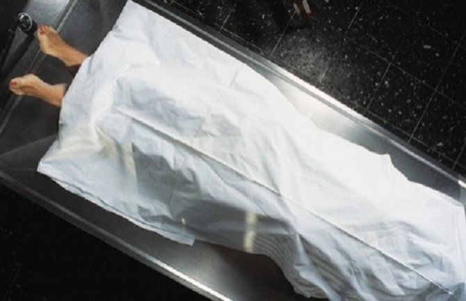 Političarki odrubili glavu