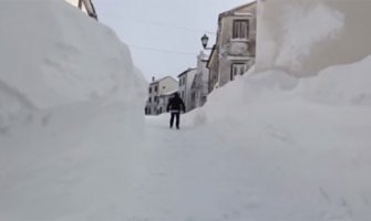 U italijanskom selu napadalo 256 cm snijega u jednom danu(VIDEO)