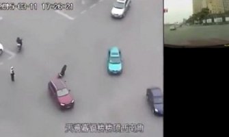 Bahati vozač ubio kineskog saobraćajca, vukavši ga deset metara po ulici (VIDEO)